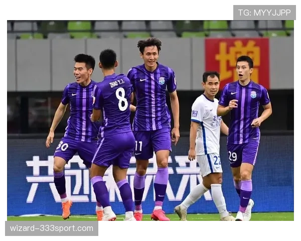 瓜达拉哈拉足球俱乐部近期比赛显现防守韧性,主场连续稳守助推积分榜位置提升 瓜达拉哈拉足球俱乐部近期比赛显现防守韧性,主场连续稳守助推积分榜位置提升